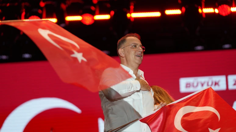 Mehmet Murat Çalık: Cumhuriyet hepimizindir!