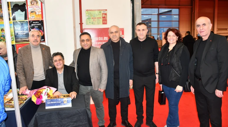 Cem Birtürk Avşar TÜYAP’ta Okurla Buluştu
