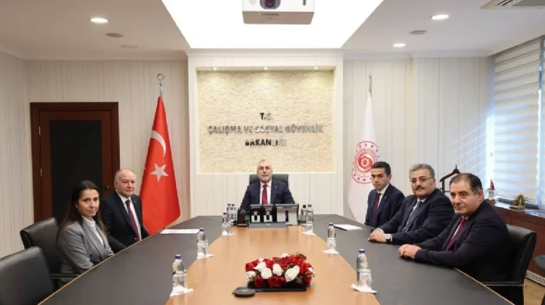 Dostlar alışverişte görsün!