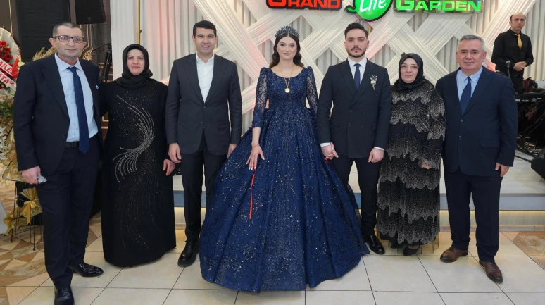 Karasansar ailesinin mutlu günü