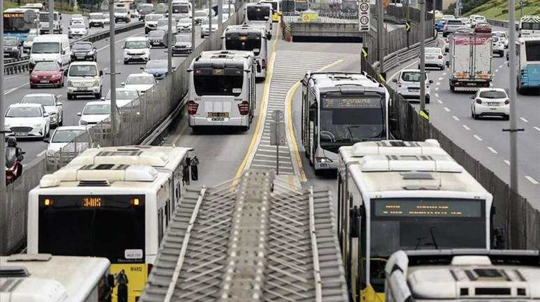 Metrobüsten torbacı çıktı