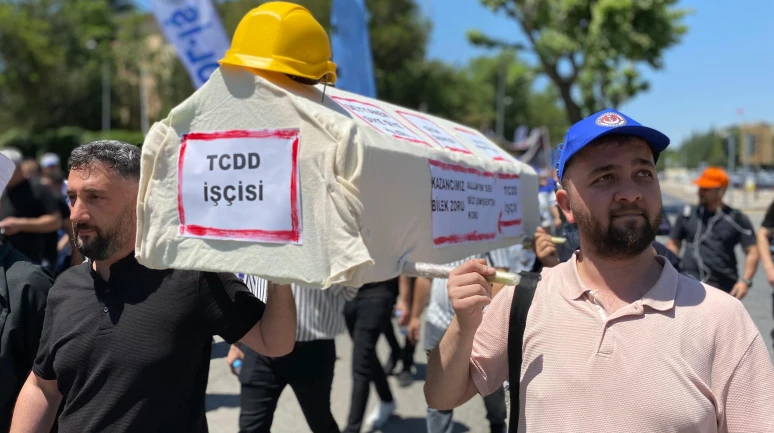 Bakanı istifaya çağırdılar!