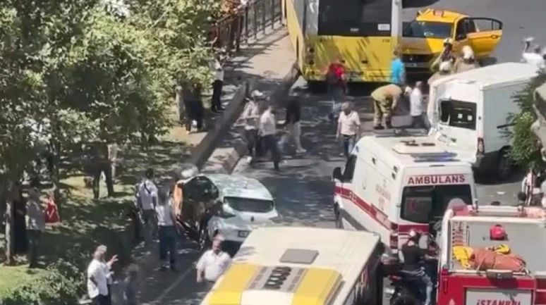 Beyoğlu’nda İETT otobüsü 10 araca çarptı