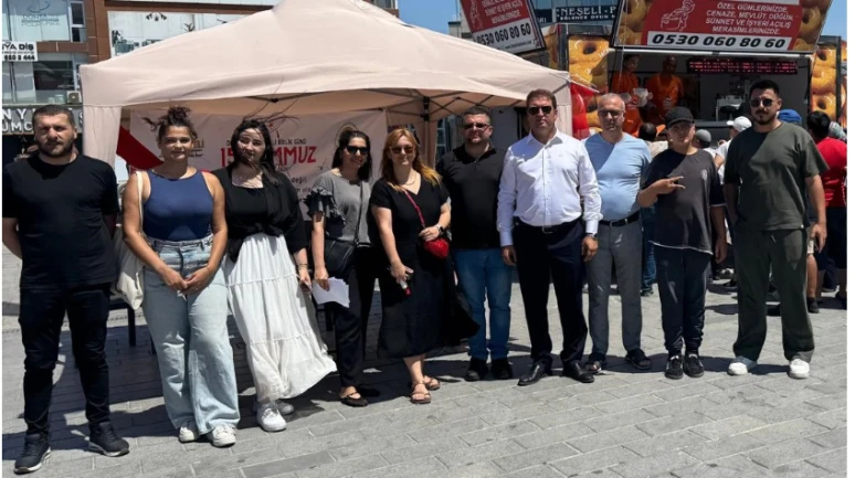 Samyeli Engelsiz Yaşam ve Eğitim Vakfı şehitlerimiz için lokma dağıttı