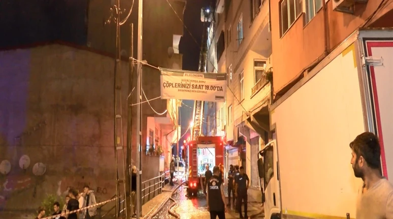 Beyoğlu'nda korkutan olay: Yangında tüp patladı