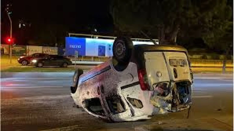 Kaza yaptı aracını bırakıp kaçtı