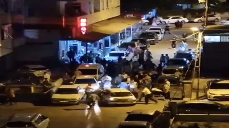 Alkollü sürücü düğün davetlilerinin arasına daldı: 2 yaralı