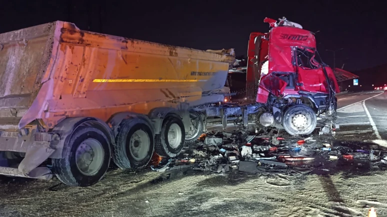Eyüpsultan'da korkunç kaza: Taksi şoförü hayatını kaybetti!