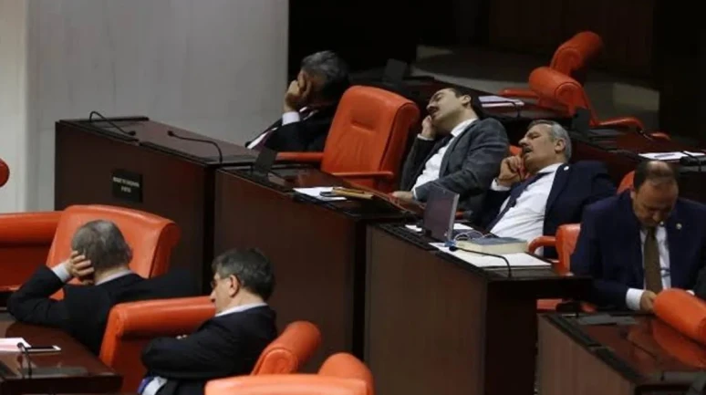 Halka kaşık vekile kepçe!