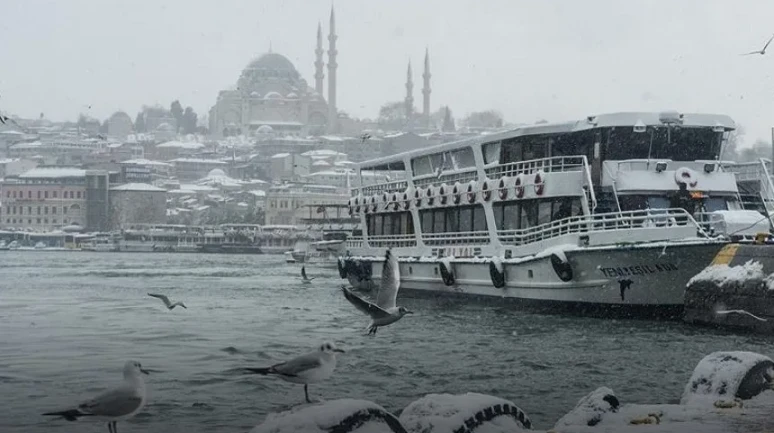 İstanbul'da vapur seferleri iptal edildi