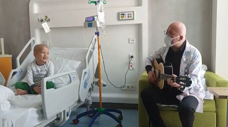 Utku, lösemiyle savaşırken umut dağıtıyor