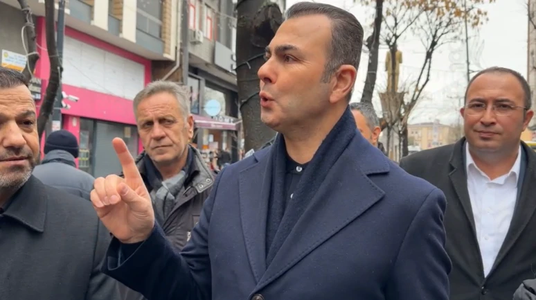 Milletvekili İzsiz esnaf turuna çıktı: "Halk kırgın da olsa AK Parti diyor"