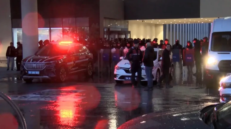 Bakırköy Belediyesi'ne operasyon: 5 başkan yardımcısı dahil 56 gözaltı
