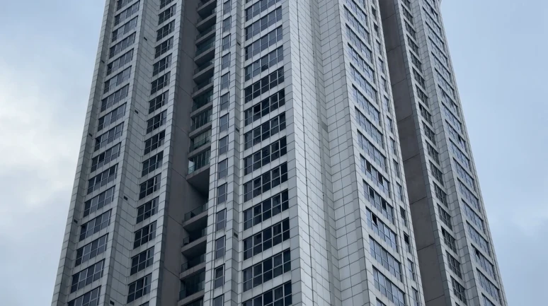 30. kattan düşen çocuk feci şekilde hayatını kaybetti