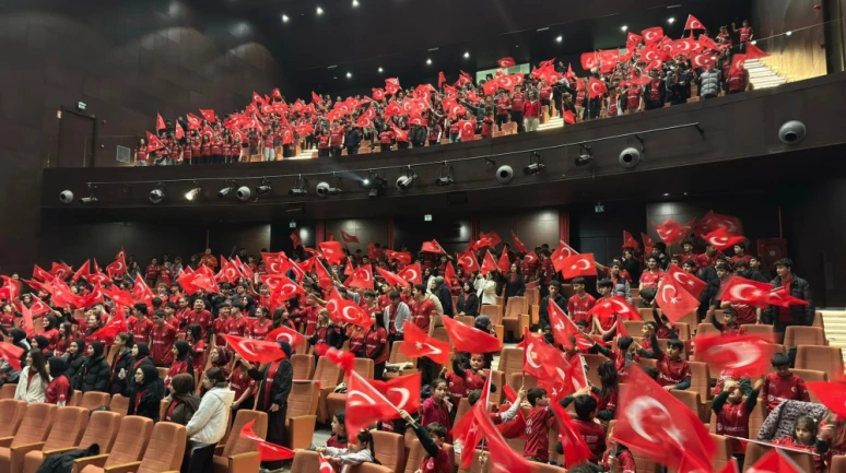 Arnavutköy kırmızı beyaz