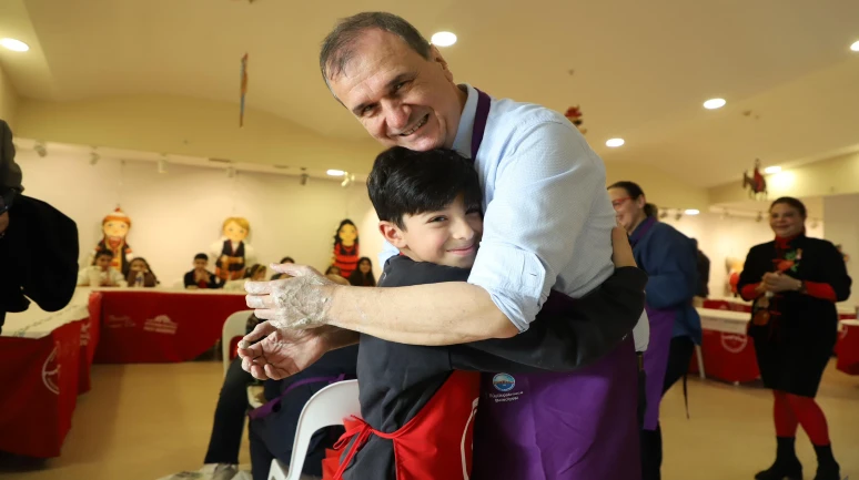 Sevgi Eli herkese dokunacak