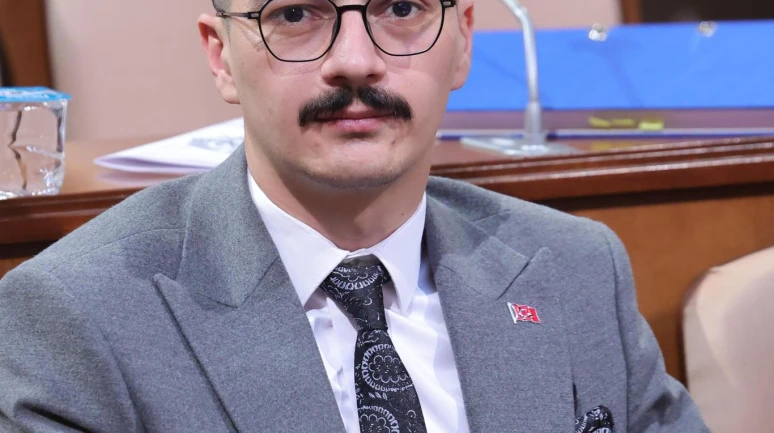 Can Aksoy profesyonellikten uzak