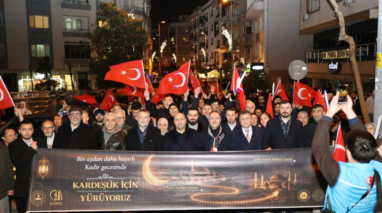 Bayrampaşa'da kardeşlik yürüyüşü