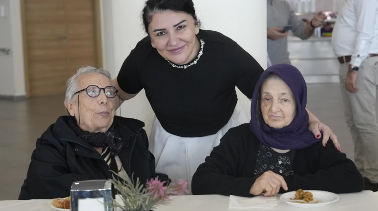 Onlar yaşayan çınarlarımız