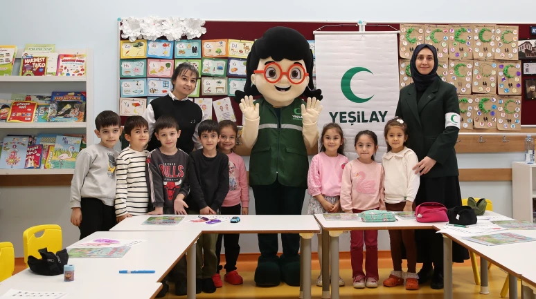 Yeşilay'dan okullarda 'bağımlılıklara karşı mücadele' dersi