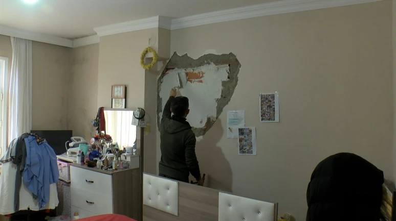 Ev başlarına yıkılacaktı!