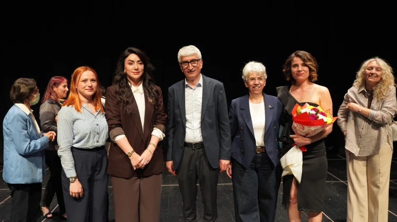 Avcılar’da duygu dolu program; “Sessiz Annelerin Sesi” oldular