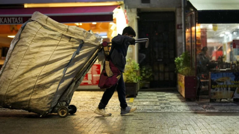 Türkiye yoksullaşıyor