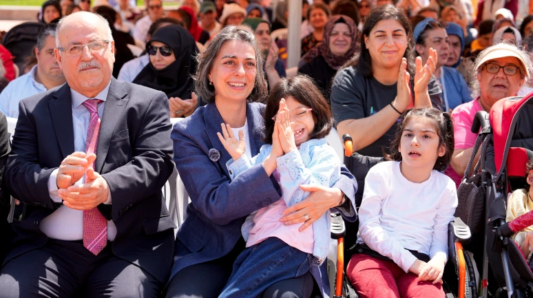 Çocuk Köyü'nde neşeli günler