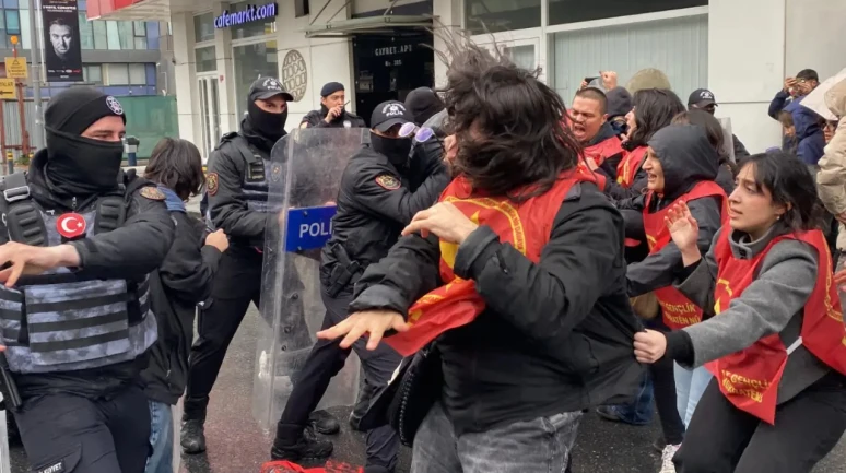 Polis ablukasında 1 Mayıs
