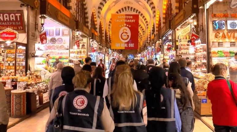 Kurban Bayram öncesi Mısır Çarşısı'nda 'fahiş fiyat' denetimi