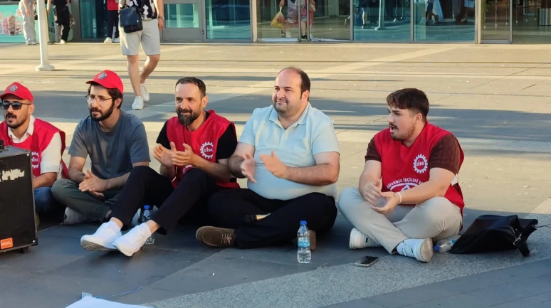 AVM önünde eylem başlattı