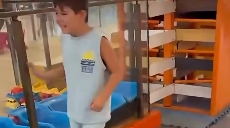 Otizmli çocuğa oyun alanı engeli iddiası Beylikdüzü'nde tepki çekti