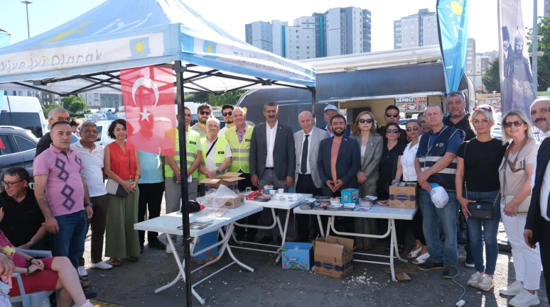 İYİ Parti İstanbul İl Başkanı Yücel Coşkun Beylikdüzü'nde saha çalışmasına katıldı