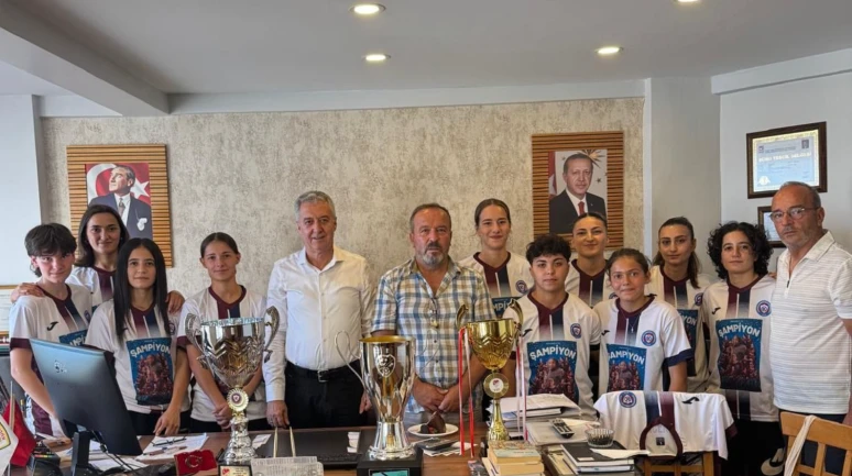 Recep Erol Şampiyon Kızları Ağırladı