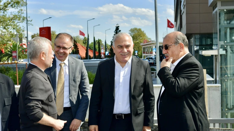 Fatih tarihin peşinde ilerliyor