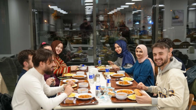 Öğrencilere ücretsiz yemek